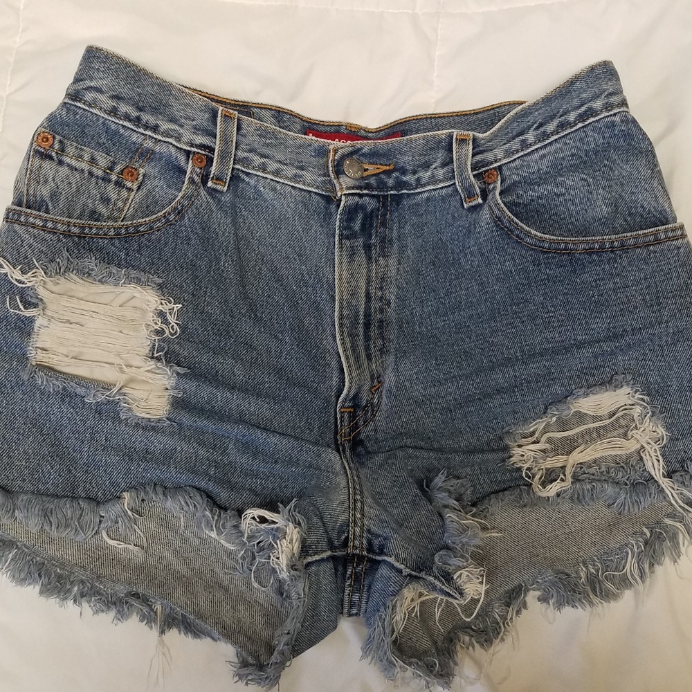Levi's 550 High Waist Distressed Shorts Size 10